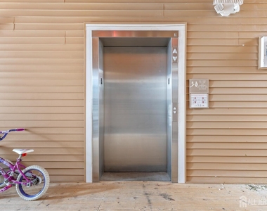 427 Micali Way - Photo Thumbnail 5