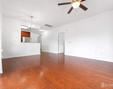 427 Micali Way - Photo Thumbnail 30