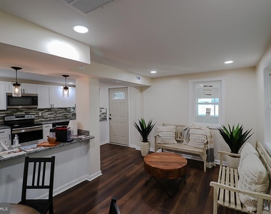 427 Highland Avenue - Photo Thumbnail 5