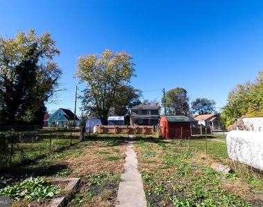 427 Highland Avenue - Photo Thumbnail 16