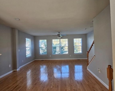 710 Redgate Lane - Photo Thumbnail 21