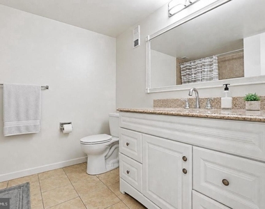 3713 S George Mason Drive - Photo Thumbnail 21