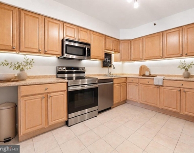 3713 S George Mason Drive - Photo Thumbnail 6