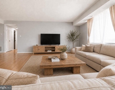3713 S George Mason Drive - Photo Thumbnail 3