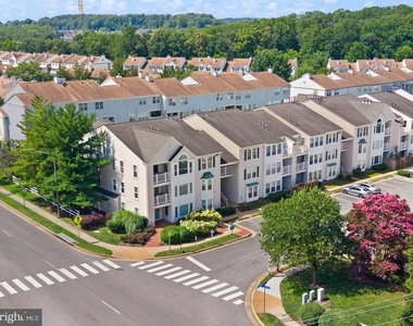 8301 Bluebird Way - Photo Thumbnail 2