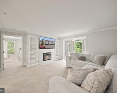 8301 Bluebird Way - Photo Thumbnail 11