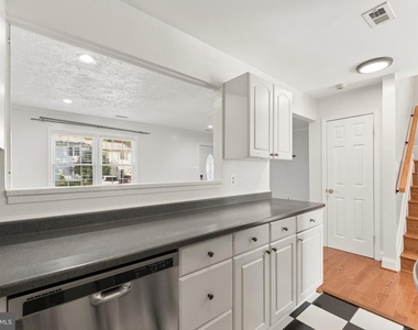 7921 Timarand Court - Photo Thumbnail 13