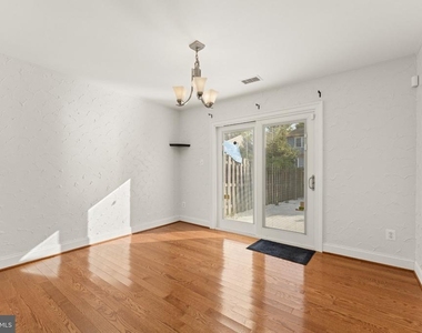 7921 Timarand Court - Photo Thumbnail 16