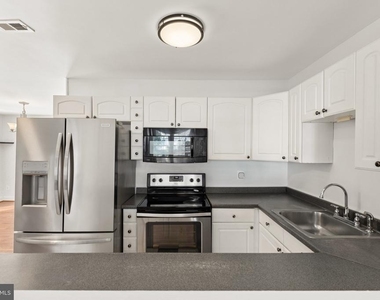 7921 Timarand Court - Photo Thumbnail 15