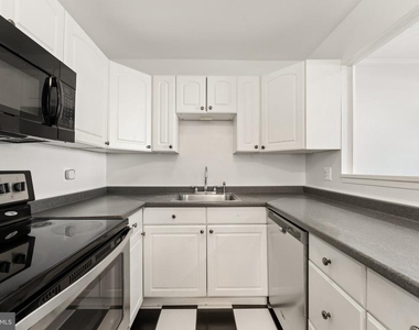 7921 Timarand Court - Photo Thumbnail 11