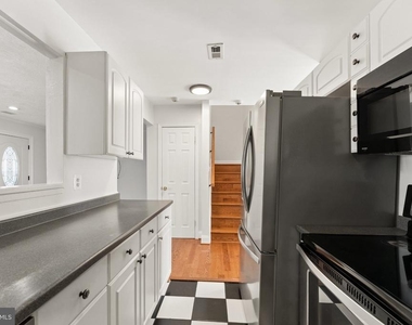 7921 Timarand Court - Photo Thumbnail 14