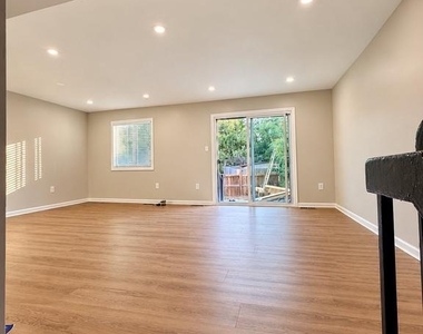 3029 Virginia Dare Court - Photo Thumbnail 8
