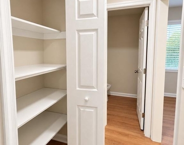 3029 Virginia Dare Court - Photo Thumbnail 13