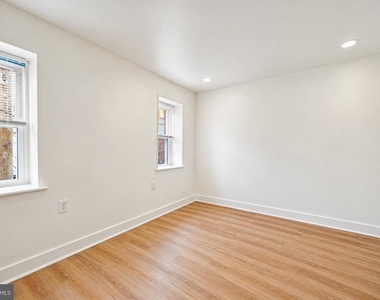 109 W Thompson Street - Photo Thumbnail 8