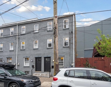 109 W Thompson Street - Photo Thumbnail 14