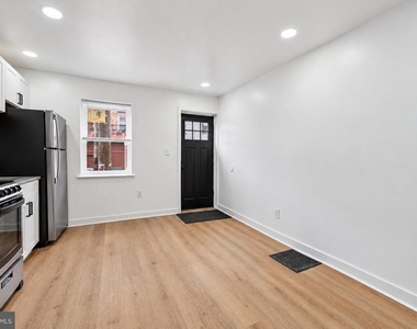 109 W Thompson Street - Photo Thumbnail 3