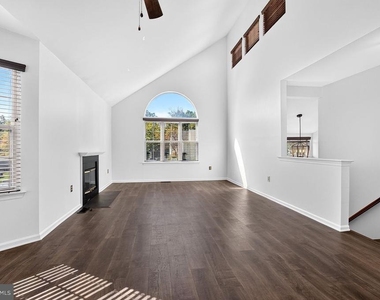 18 Dennis Court - Photo Thumbnail 3
