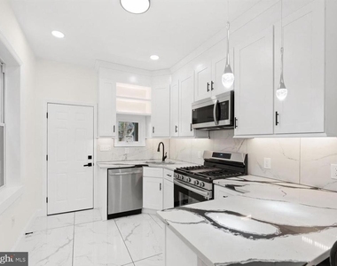128 W Ingham Avenue - Photo Thumbnail 14
