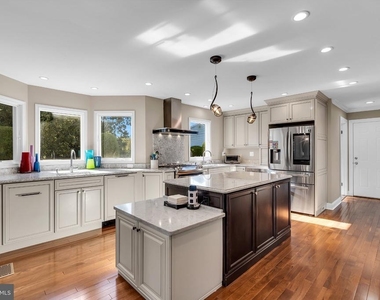 1 Clausen Court - Photo Thumbnail 4
