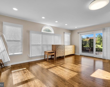 1 Clausen Court - Photo Thumbnail 11