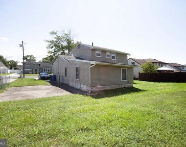 10 Sherwood Lane - Photo Thumbnail 30