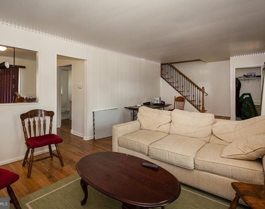10 Sherwood Lane - Photo Thumbnail 25