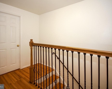 10 Sherwood Lane - Photo Thumbnail 18