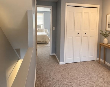 9 West Burlington Street - Photo Thumbnail 8