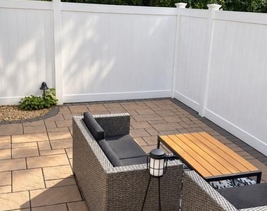 9 West Burlington Street - Photo Thumbnail 14