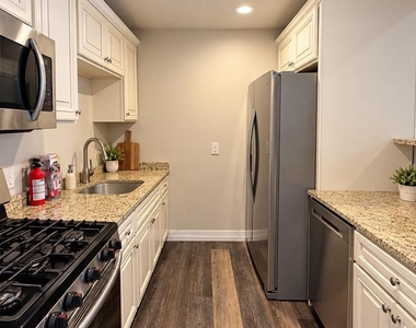 9 West Burlington Street - Photo Thumbnail 4