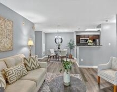8931 Town Center Circle - Photo Thumbnail 5