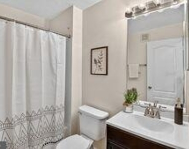 8931 Town Center Circle - Photo Thumbnail 14