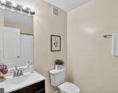 8931 Town Center Circle - Photo Thumbnail 10