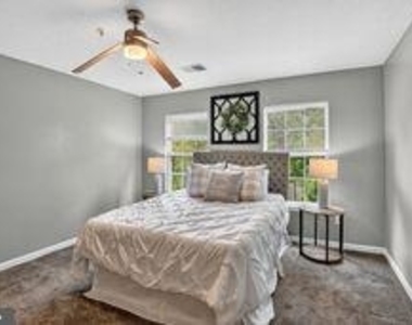 8931 Town Center Circle - Photo Thumbnail 9