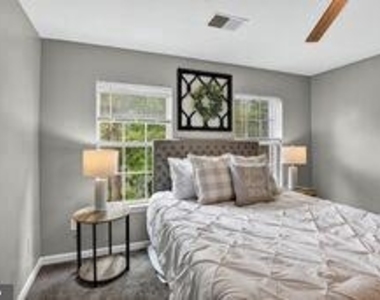 8931 Town Center Circle - Photo Thumbnail 11