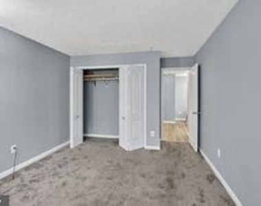 8931 Town Center Circle - Photo Thumbnail 13
