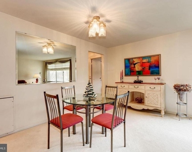 10201 Grosvenor Place - Photo Thumbnail 2