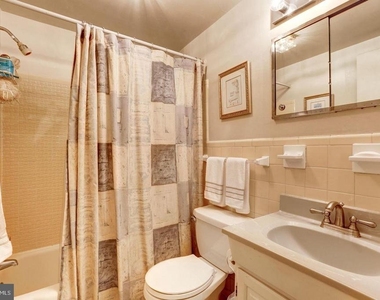 10201 Grosvenor Place - Photo Thumbnail 12
