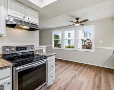 6234 N Steamboat Way - Photo Thumbnail 15
