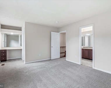 6234 N Steamboat Way - Photo Thumbnail 17