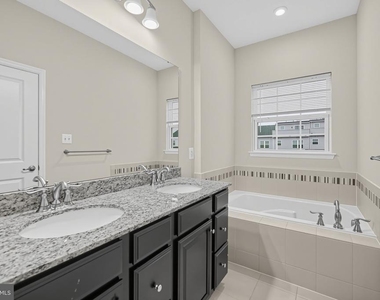 4446 Tulip Lane - Photo Thumbnail 5