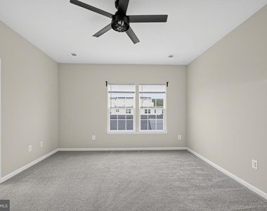 4446 Tulip Lane - Photo Thumbnail 10