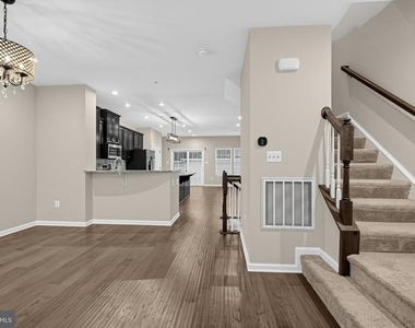 4446 Tulip Lane - Photo Thumbnail 2