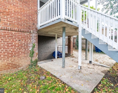 2919 Woodland Avenue - Photo Thumbnail 3