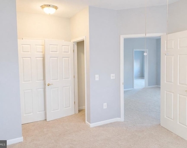2605 Chapel Lake Drive - Photo Thumbnail 12