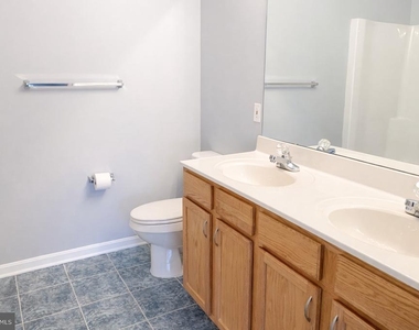 2605 Chapel Lake Drive - Photo Thumbnail 9