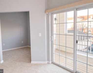 2605 Chapel Lake Drive - Photo Thumbnail 4