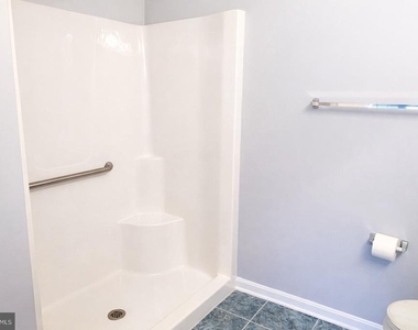 2605 Chapel Lake Drive - Photo Thumbnail 10