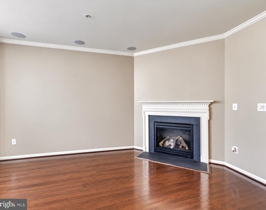 7521 Calais Way - Photo Thumbnail 3