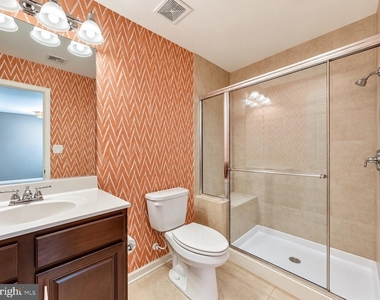 7521 Calais Way - Photo Thumbnail 14